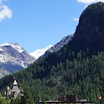 Otel Schweizerhof 3*