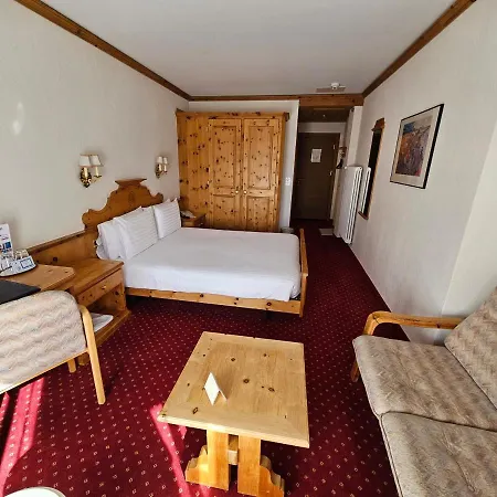 Отель Schweizerhof Понтрезина