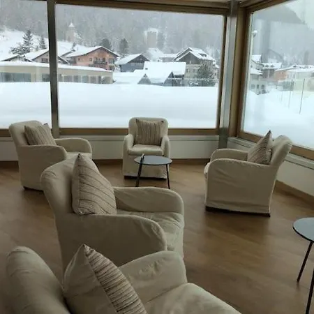 Schweizerhof Hotel 3*