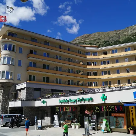 מלון Schweizerhof 3*