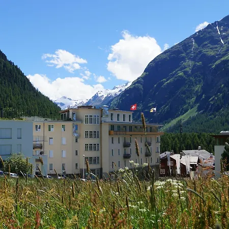 Отель Schweizerhof 3*