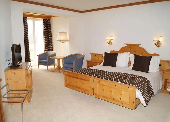 Отель Schweizerhof 3*