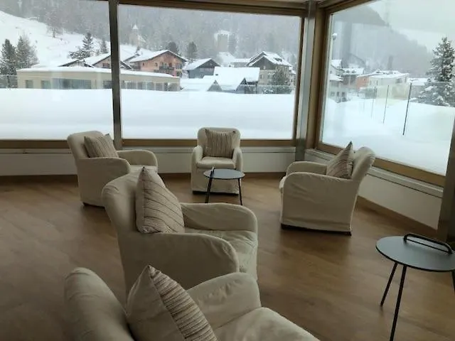 Schweizerhof Hotel 3*