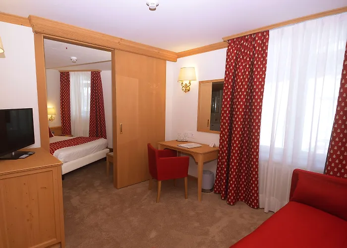 Schweizerhof Hotel 3*