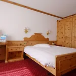 Schweizerhof 3* Понтрезина