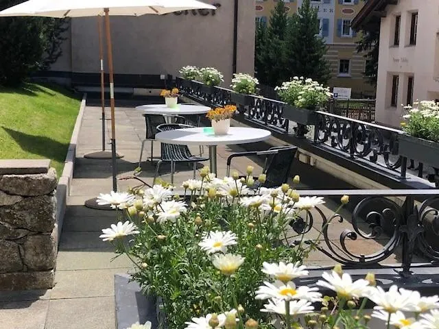 Hotel Schweizerhof 3*