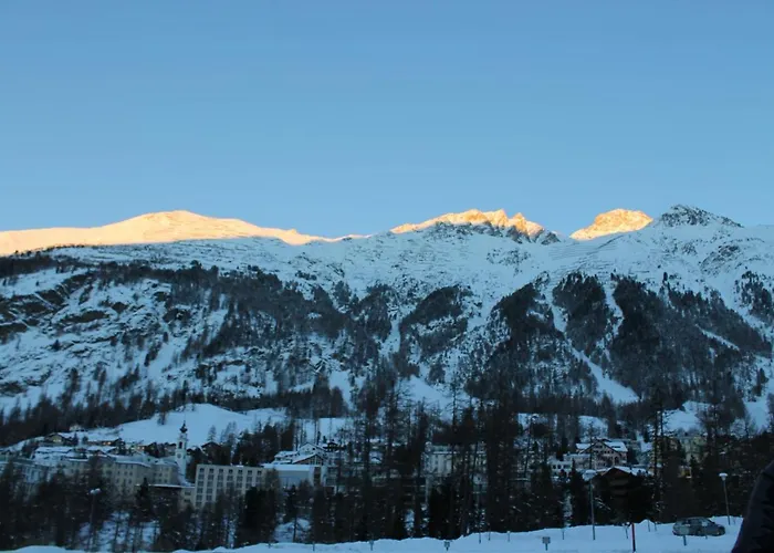 Schweizerhof Hotel 3*